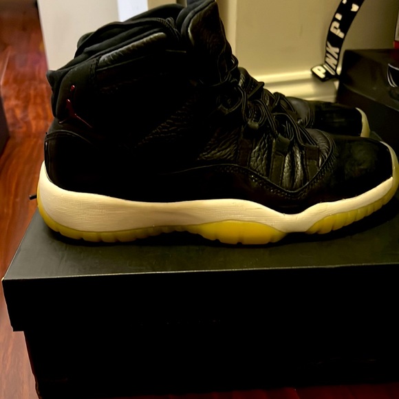 72-10 Jordan 11 - Picture 2 of 4